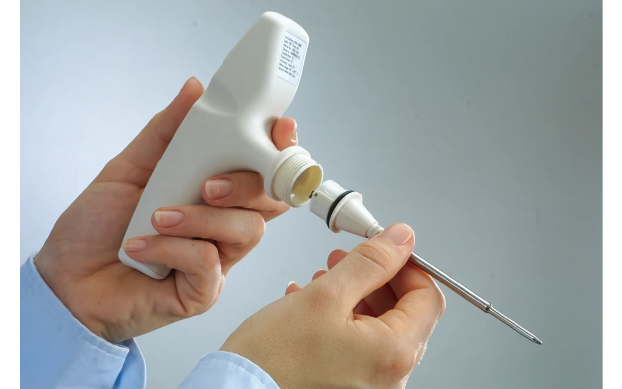 Testo 105 Food thermometer with exchange probe